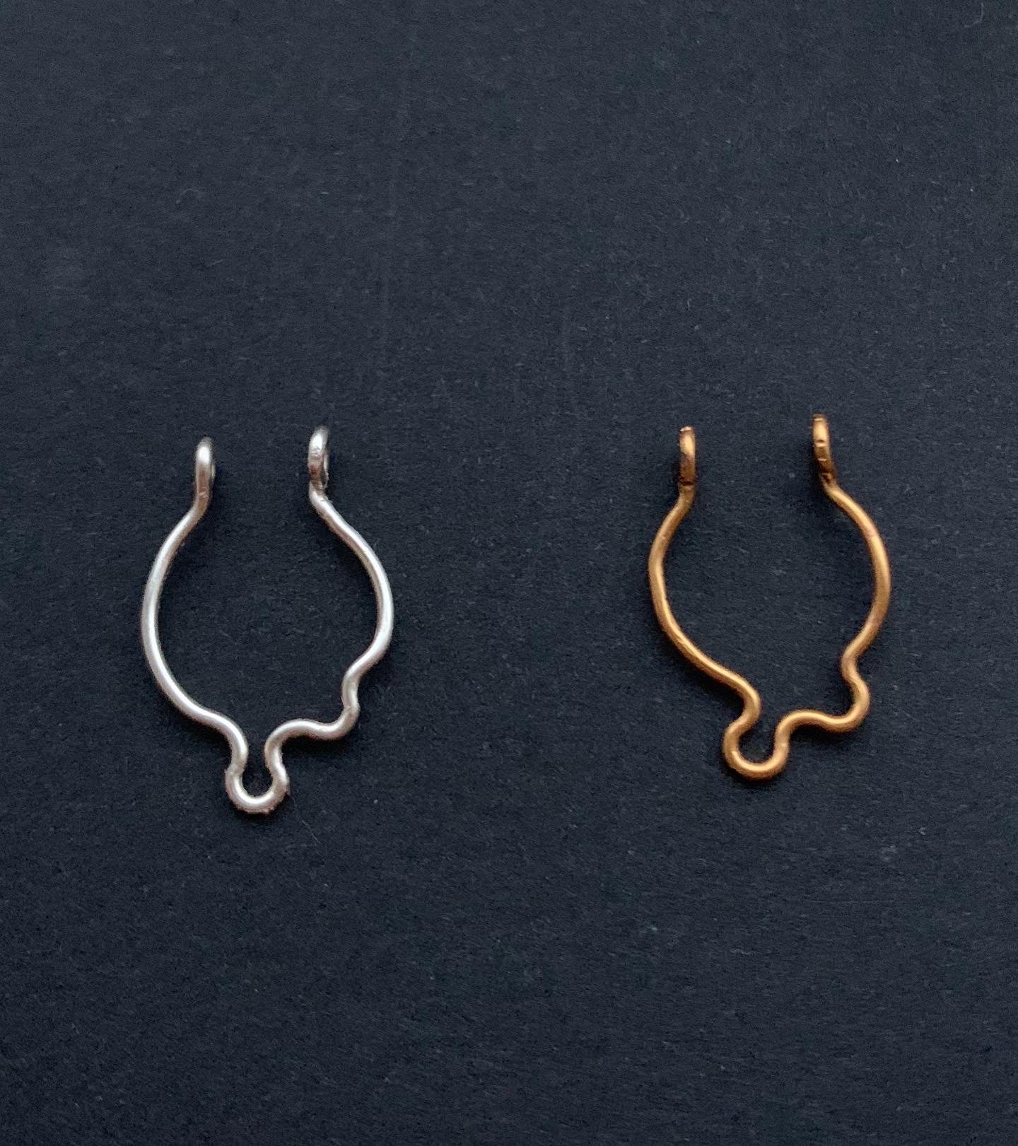 Faux septum gribouillis doré