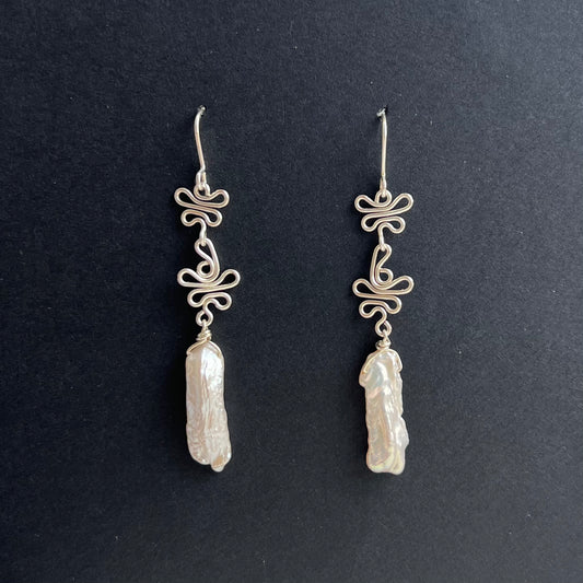 ViVi Pearl Earrings