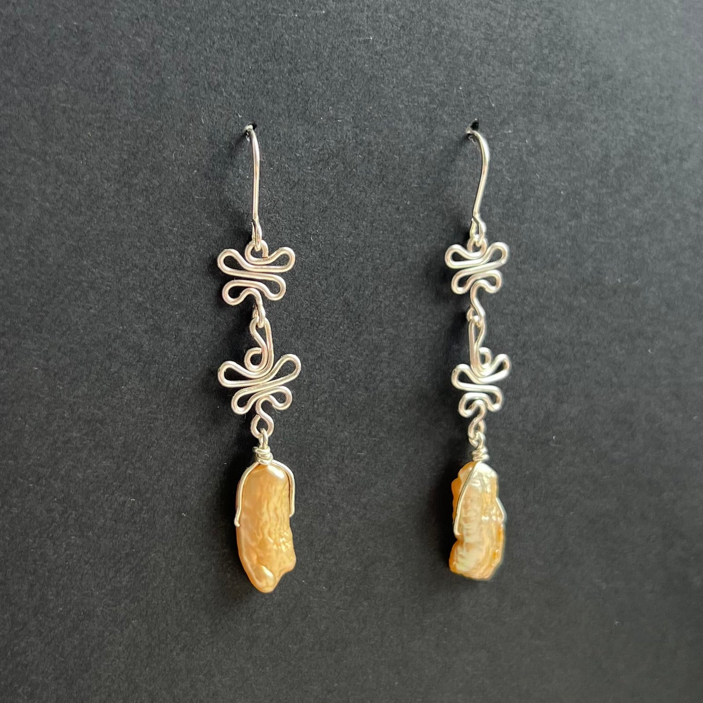 ViVi Gold Pearl Earrings