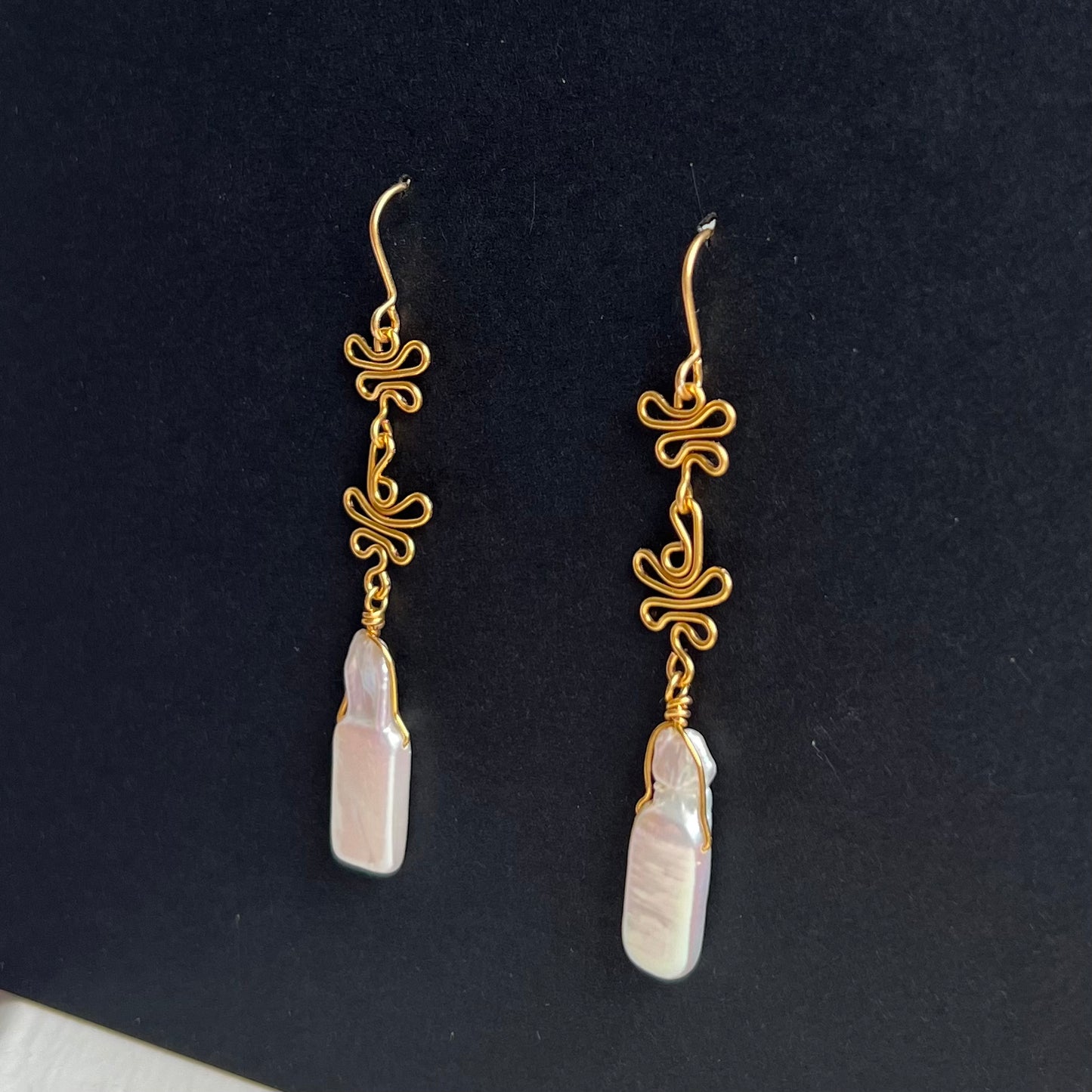 ViVi Pearl Gold Earrings