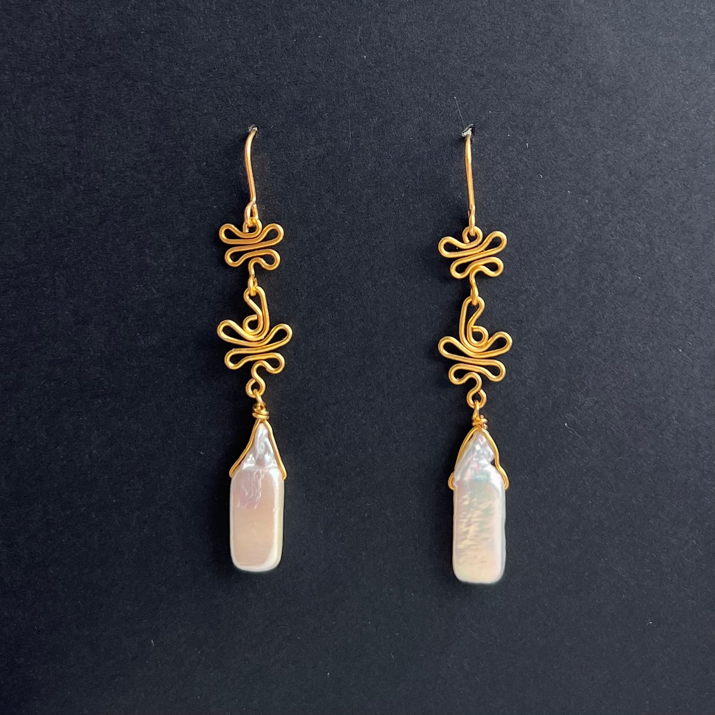 ViVi Pearl Gold Earrings